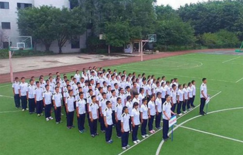 桂林2023年读商务外语(航空乘务)专业去哪所学校好